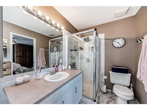 15218 Prestwick Boulevard Se, Calgary, AB - Indoor Photo Showing Bathroom