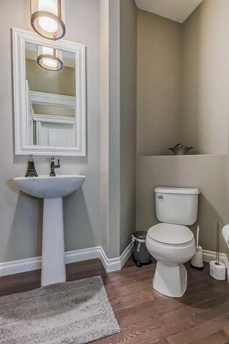 35 Masters Point Se, Calgary, AB - Indoor Photo Showing Bathroom