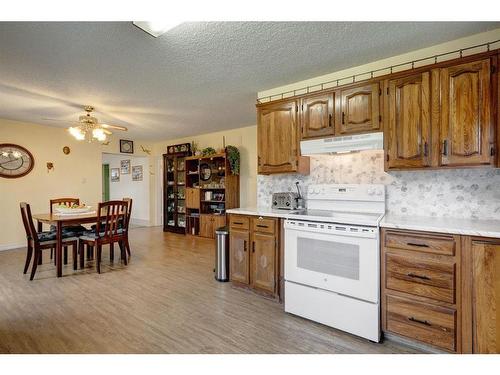 228 47 Ave W, Claresholm, AB - Indoor Photo Showing Kitchen