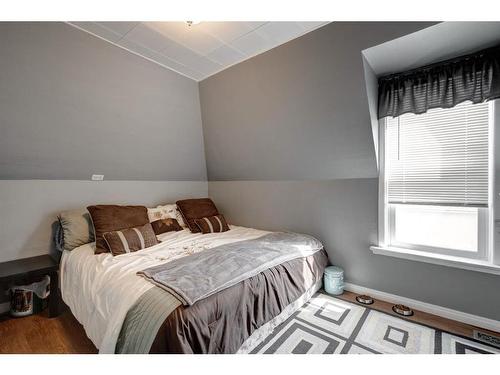 228 47 Ave W, Claresholm, AB - Indoor Photo Showing Bedroom