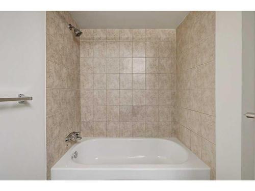 1411-738 3 Avenue Sw, Calgary, AB - Indoor Photo Showing Bathroom