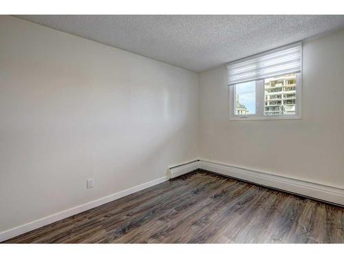 1411-738 3 Avenue Sw, Calgary, AB - Indoor Photo Showing Other Room