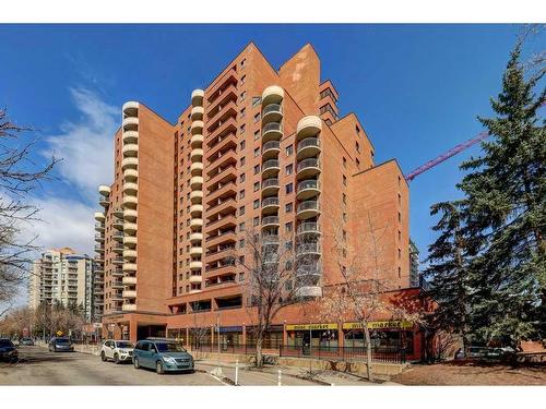 1411-738 3 Avenue Sw, Calgary, AB - Outdoor With Balcony With Facade