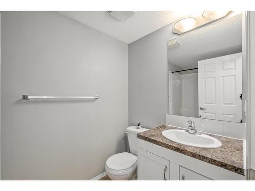 2130-700 Willowbrook Road Nw, Airdrie, AB - Indoor Photo Showing Bathroom