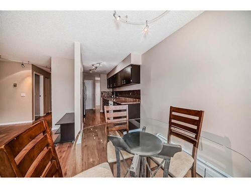 206-630 57 Avenue Sw, Calgary, AB - Indoor Photo Showing Dining Room