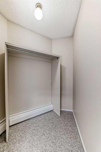 206-630 57 Avenue Sw, Calgary, AB - Indoor Photo Showing Other Room