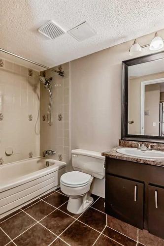 206-630 57 Avenue Sw, Calgary, AB - Indoor Photo Showing Bathroom