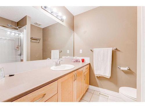 122 Cedarwood Lane Sw, Calgary, AB - Indoor Photo Showing Bathroom