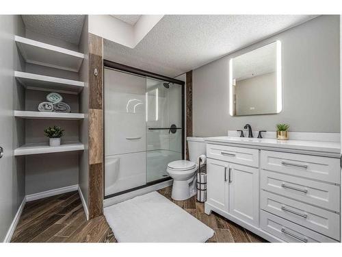 275 Chapalina Terrace Se, Calgary, AB - Indoor Photo Showing Bathroom