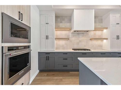 418 24 Avenue Ne, Calgary, AB - Indoor Photo Showing Kitchen With Upgraded Kitchen