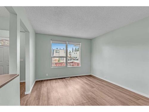 3928 29A Avenue Se, Calgary, AB - Indoor Photo Showing Other Room