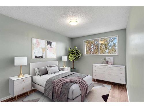 3928 29A Avenue Se, Calgary, AB - Indoor Photo Showing Bedroom