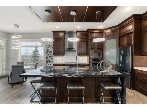 824 Royal Court Nw, Calgary, AB - Indoor Photo Showing Kitchen With Upgraded Kitchen