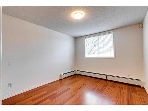 105-2419 Erlton Road Sw, Calgary, AB - Indoor Photo Showing Other Room