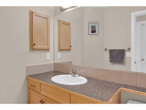 73 Bridlecrest Court Sw, Calgary, AB - Indoor Photo Showing Bathroom