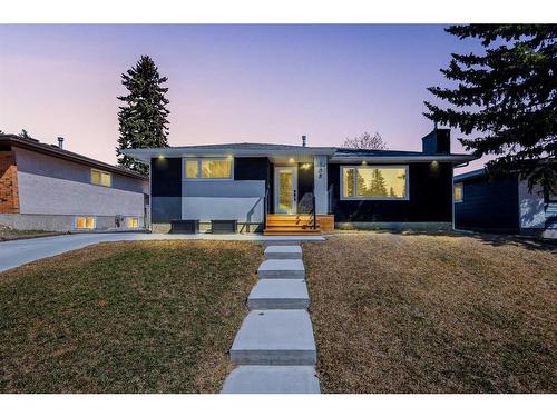 108 Cantree Place Sw, Calgary, AB - Outdoor