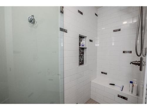 1413 Sunshine Place Se, High River, AB - Indoor Photo Showing Bathroom