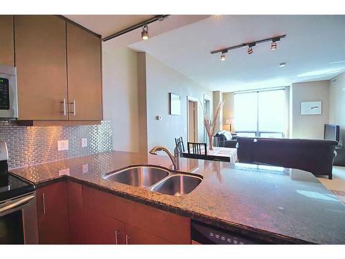 3007-210 15 Avenue Se, Calgary, AB - Indoor Photo Showing Kitchen With Double Sink