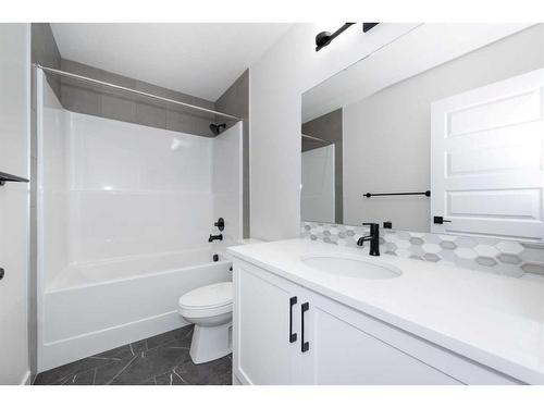 296 Homestead Grove Ne, Calgary, AB - Indoor Photo Showing Bathroom