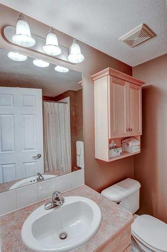 179-15 Everstone Drive Sw, Calgary, AB - Indoor Photo Showing Bathroom