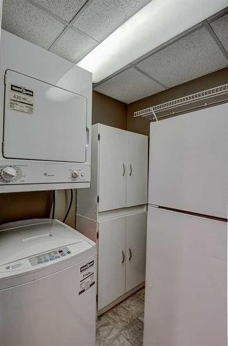 179-15 Everstone Drive Sw, Calgary, AB - Indoor Photo Showing Laundry Room