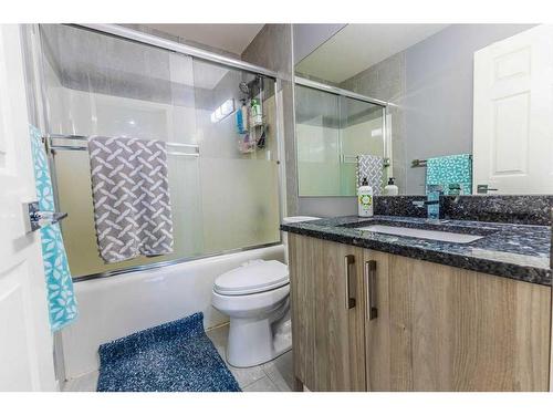 120 Taracove Crescent Ne, Calgary, AB - Indoor Photo Showing Bathroom