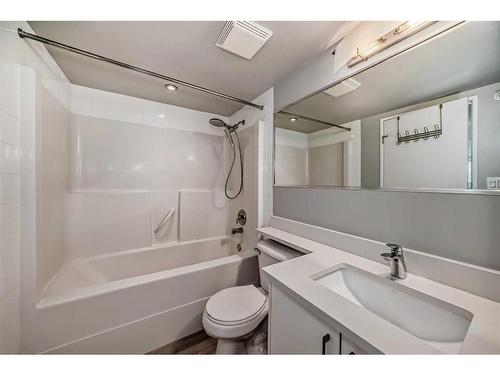 1104-188 15 Avenue Sw, Calgary, AB - Indoor Photo Showing Bathroom