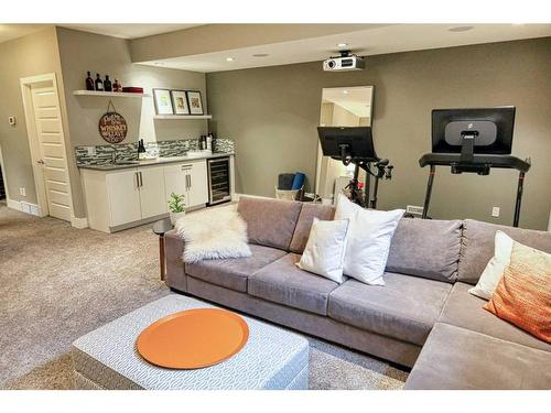 2407 25A Street Sw, Calgary, AB - Indoor Photo Showing Living Room