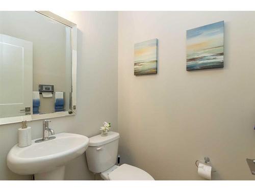 2 Fireside Point, Cochrane, AB - Indoor Photo Showing Bathroom