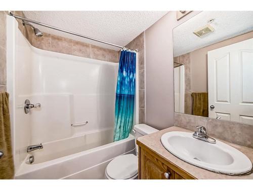 204-92 Saddletree Court Ne, Calgary, AB - Indoor Photo Showing Bathroom