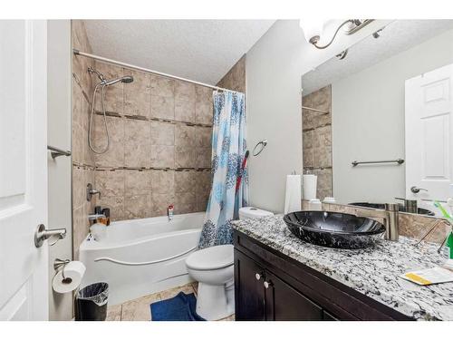1532 Mardale Way Ne, Calgary, AB - Indoor Photo Showing Bathroom