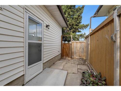 975 Pinecliff Drive Ne, Calgary, AB - Outdoor With Exterior