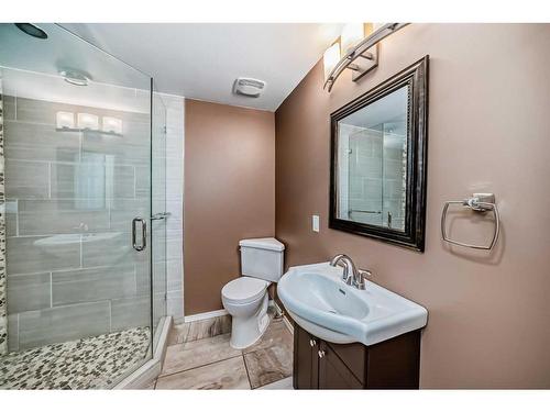 100 Cranfield Circle Se, Calgary, AB - Indoor Photo Showing Bathroom