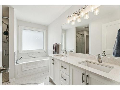 3420 Utah Drive Nw, Calgary, AB - Indoor Photo Showing Bathroom