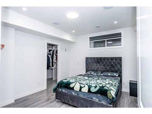 965 Midtown Avenue Sw, Airdrie, AB - Indoor Photo Showing Bedroom