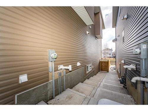 965 Midtown Avenue Sw, Airdrie, AB - Outdoor With Exterior