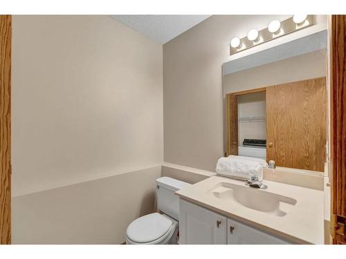 72 Mt Apex Green Se, Calgary, AB - Indoor Photo Showing Bathroom