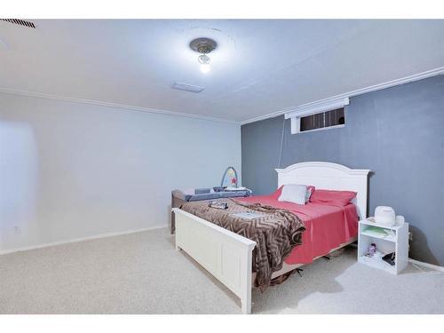 192 Castlegreen Close Ne, Calgary, AB - Indoor Photo Showing Bedroom