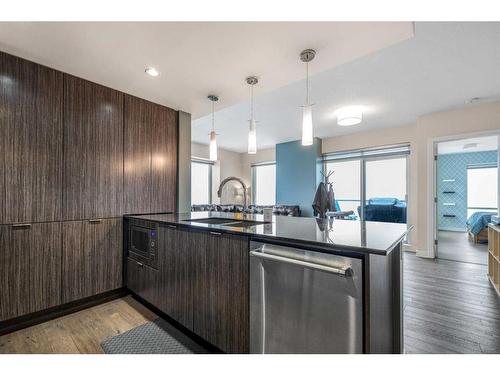 3302-930 6 Avenue Sw, Calgary, AB - Indoor Photo Showing Kitchen With Upgraded Kitchen