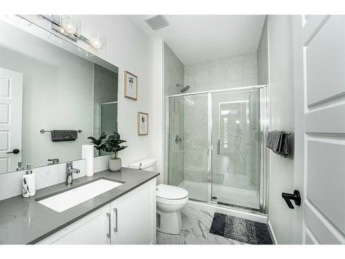 202 Dawson Harbour Rise, Chestermere, AB - Indoor Photo Showing Bathroom