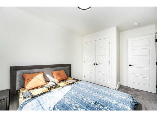 202 Dawson Harbour Rise, Chestermere, AB - Indoor Photo Showing Bedroom