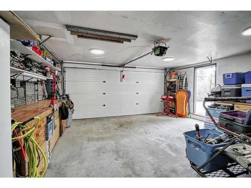 325 6 Street, Irricana, AB - Indoor Photo Showing Garage