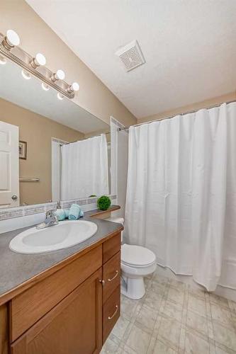 99 Eversyde Circle Sw, Calgary, AB - Indoor Photo Showing Bathroom