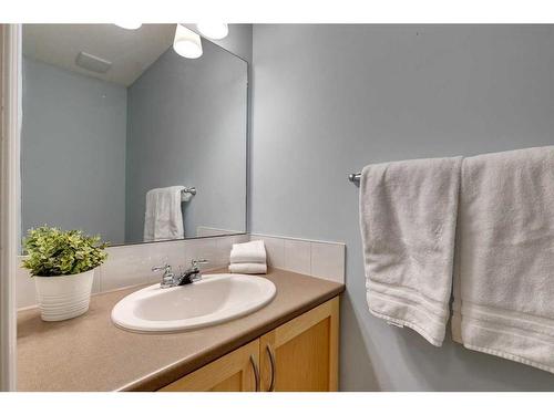 108 Cedarwood Lane Sw, Calgary, AB - Indoor Photo Showing Bathroom