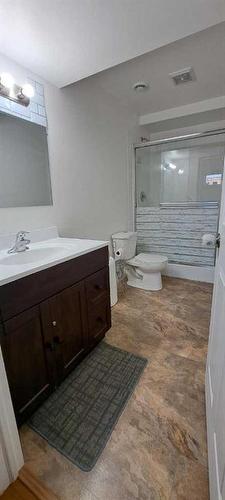 2020 4 Avenue Se, High River, AB - Indoor Photo Showing Bathroom
