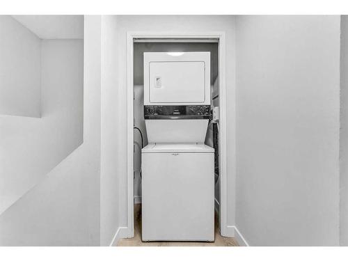 108 Pinecliff Close Ne, Calgary, AB - Indoor Photo Showing Laundry Room