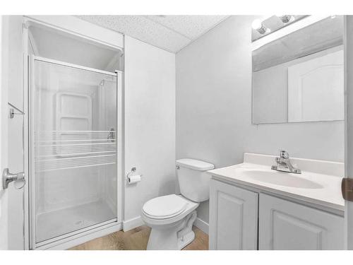 108 Pinecliff Close Ne, Calgary, AB - Indoor Photo Showing Bathroom