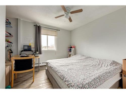 931-11620 Elbow Drive Sw, Calgary, AB - Indoor Photo Showing Bedroom