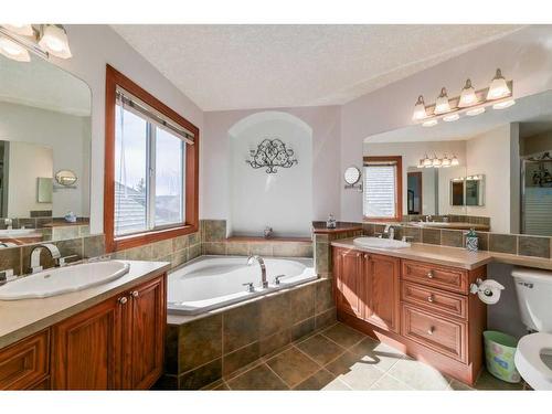 359 Chaparral Drive Se, Calgary, AB - Indoor Photo Showing Bathroom