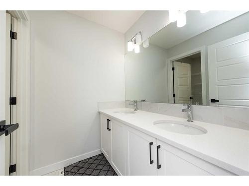 42 Ambleside Rise Nw, Calgary, AB - Indoor Photo Showing Bathroom